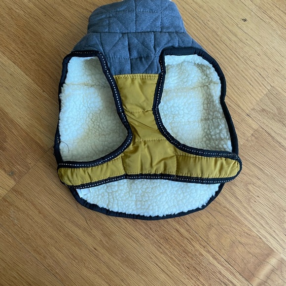 Eddie Bauer Dog Jacket - Picture 4 of 8